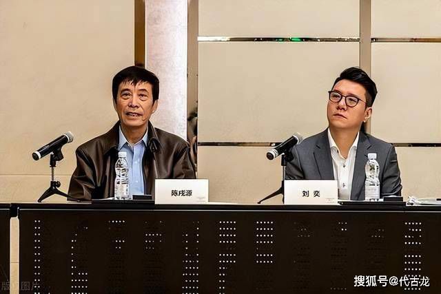 巴萨已经收到了一些针对拉菲尼亚的报价，其中一份来自沙特，但这个联赛不在球员的考虑范围内，另一份报价是回到英超，同时曼联也对拉菲尼亚感兴趣，提出了与桑乔互换的方案。